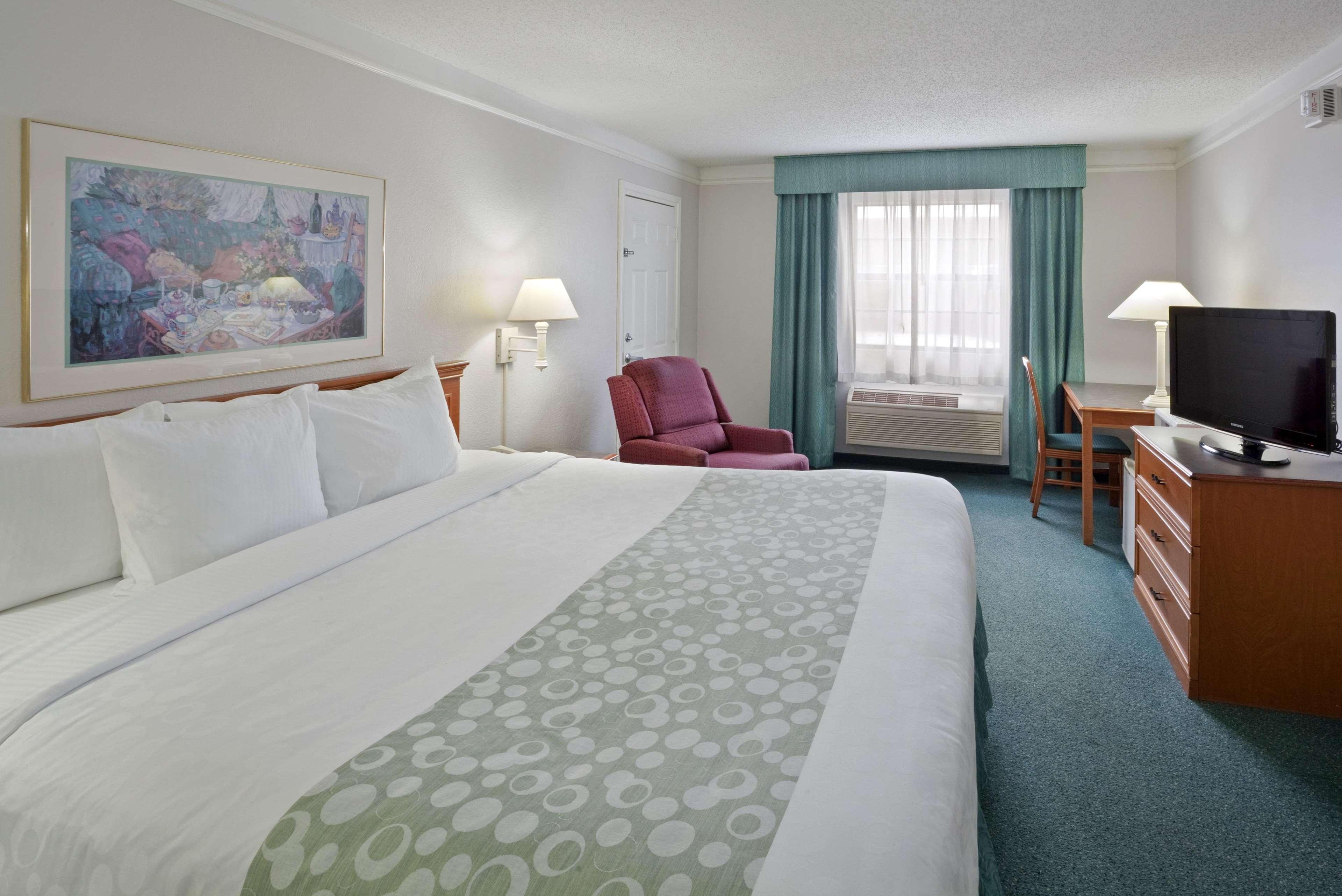 La Quinta Inn By Wyndham Omaha West Экстерьер фото