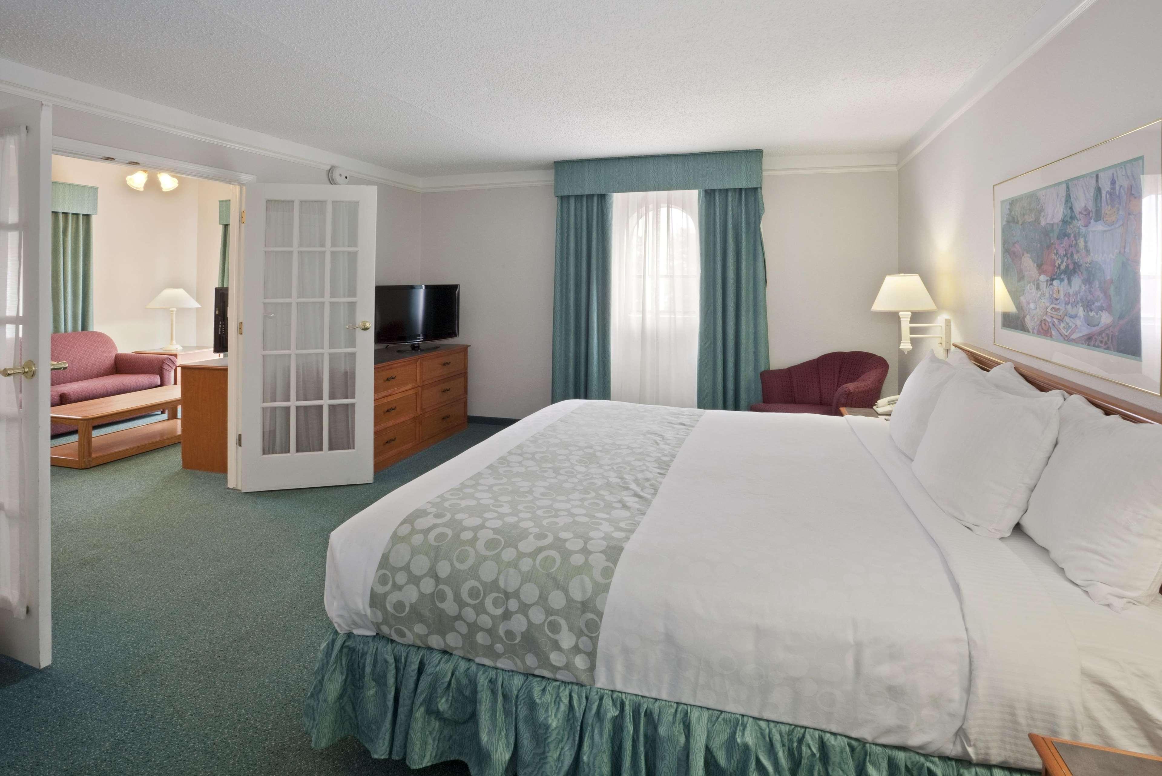 La Quinta Inn By Wyndham Omaha West Экстерьер фото