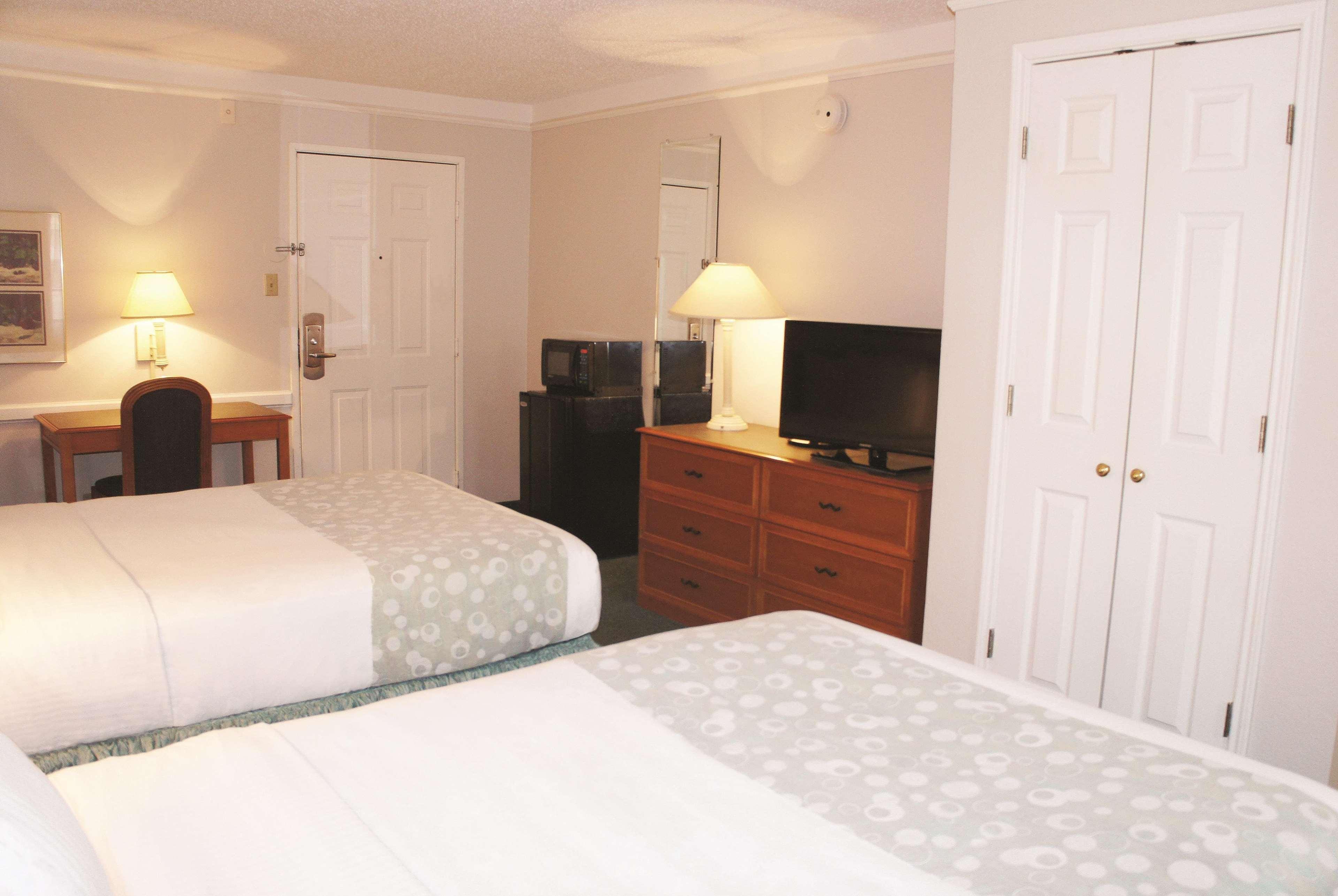 La Quinta Inn By Wyndham Omaha West Экстерьер фото