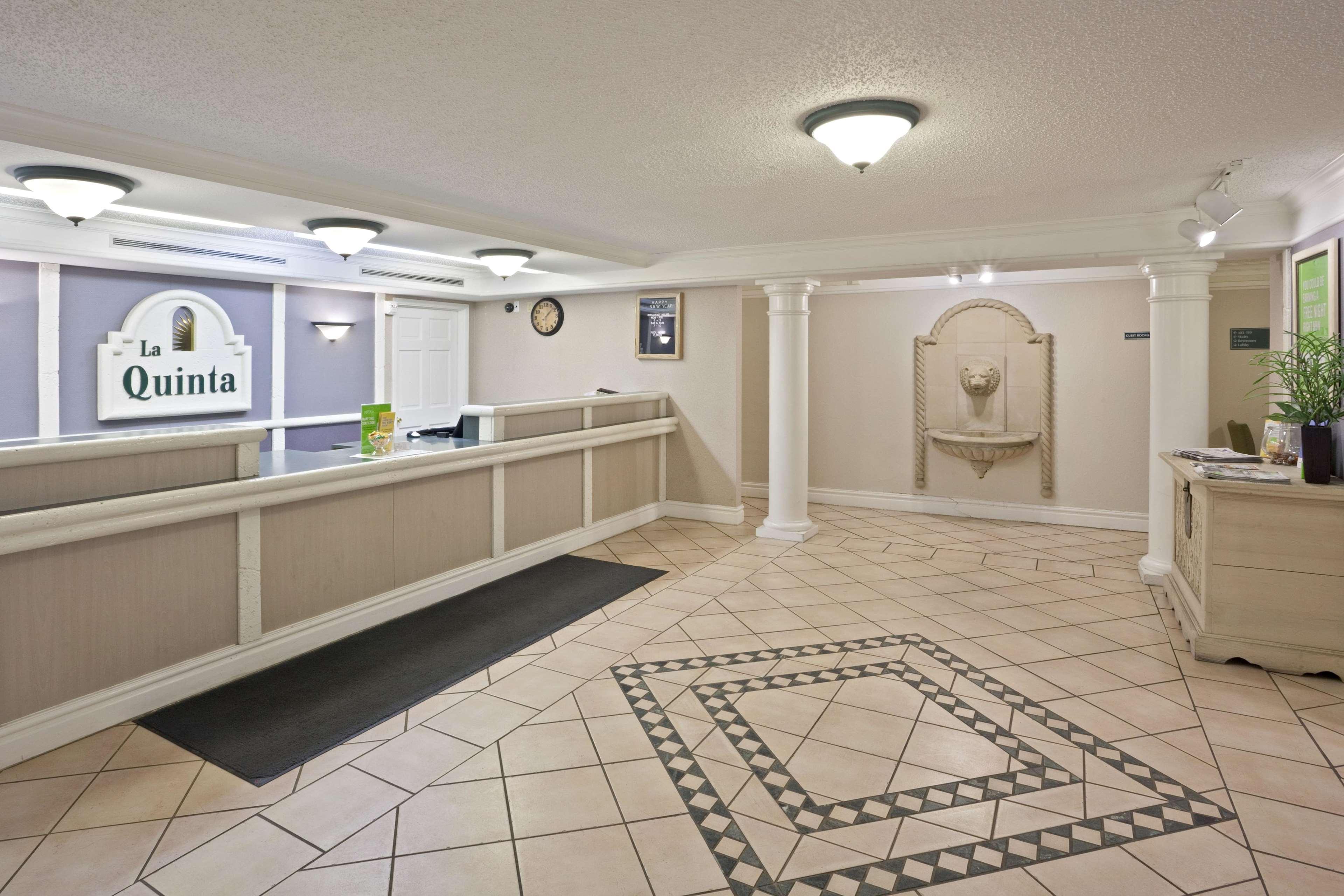 La Quinta Inn By Wyndham Omaha West Экстерьер фото