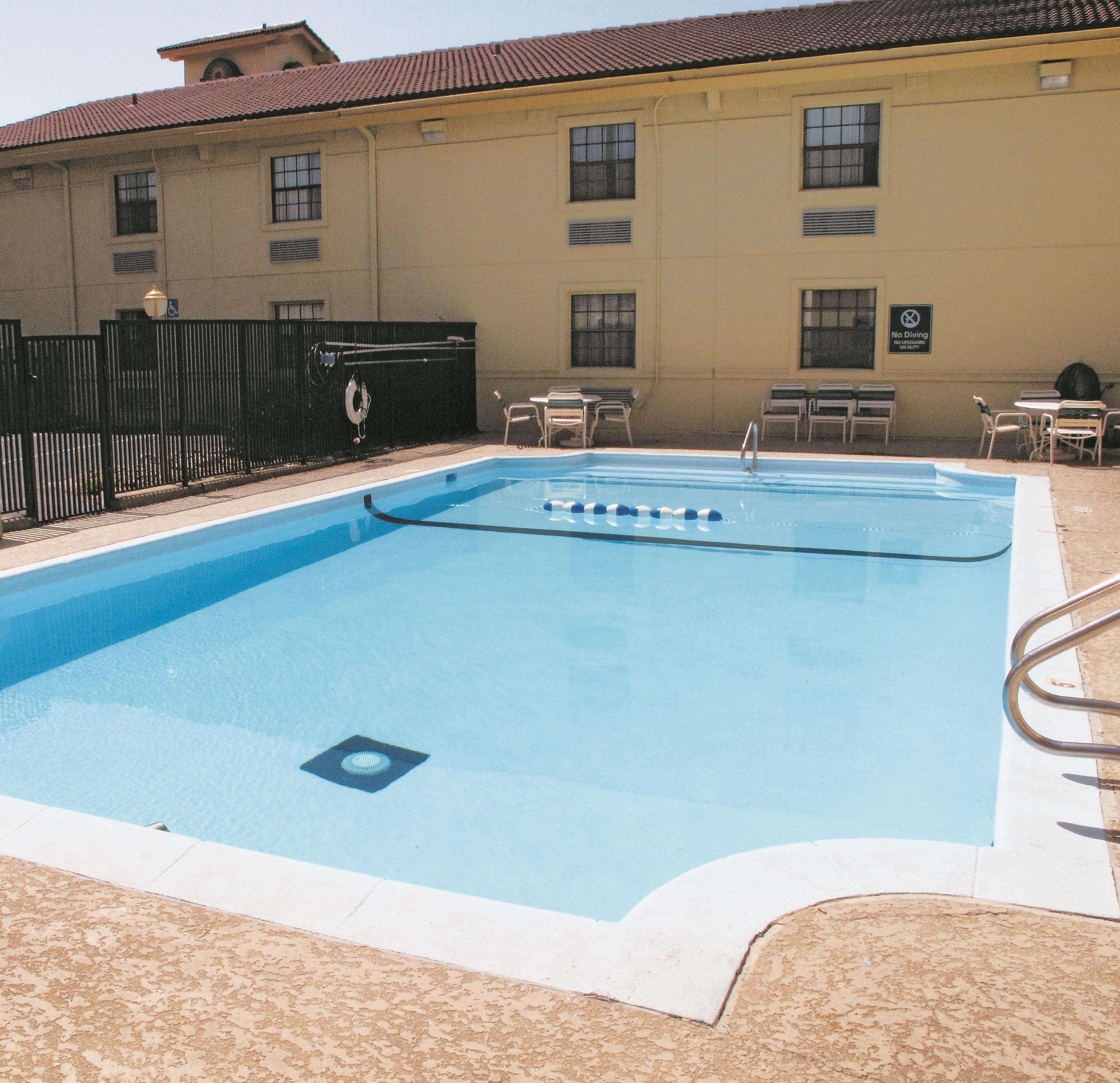 La Quinta Inn By Wyndham Omaha West Экстерьер фото
